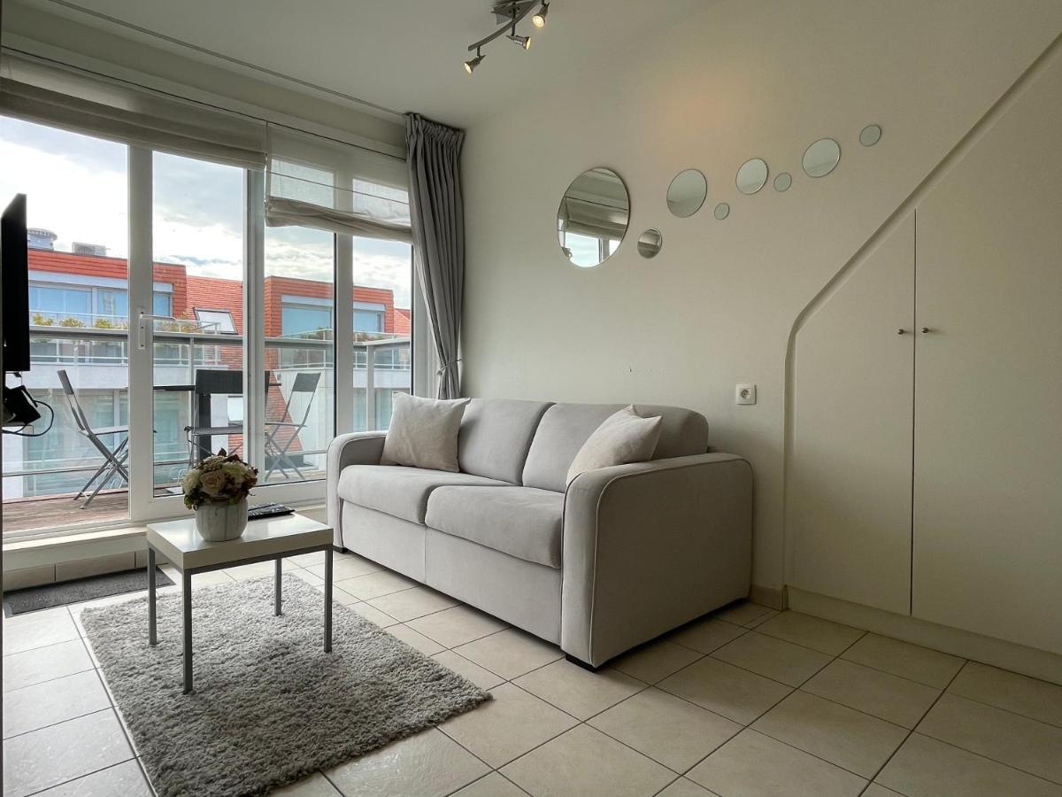 Penthousestudio Gaudi Met Zonneterras En Zicht Op Zee Apartment นิวว์ปอร์ท ภายนอก รูปภาพ
